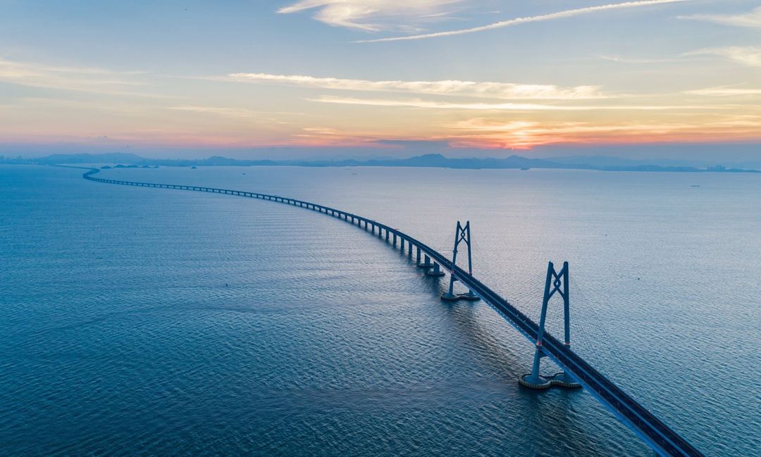 Intelligent management system of Hong Kong Zhuhai Macao Bridge